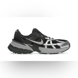 NIKE V2K RUN SNEAKERS